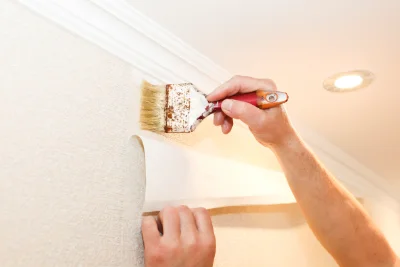 Pose de papier peint à Peuton — revêtements muraux et toiles de verre
